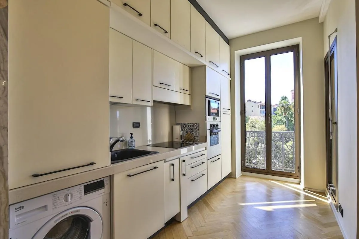 Balcon Vue Coulee Verte. Luxe Plein Coeur De Nice Apartment