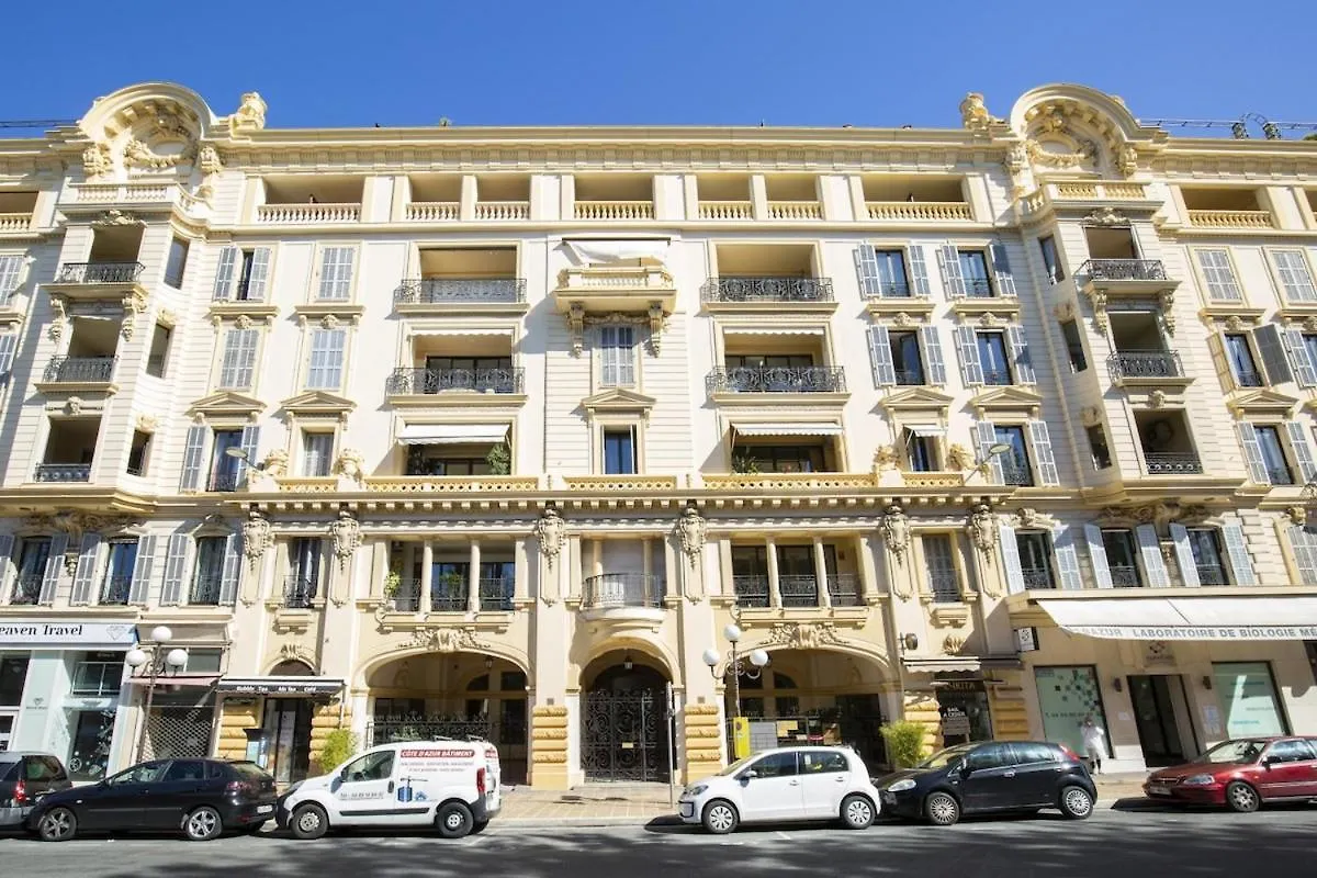 Balcon Vue Coulee Verte. Luxe Plein Coeur De Nice 0*,